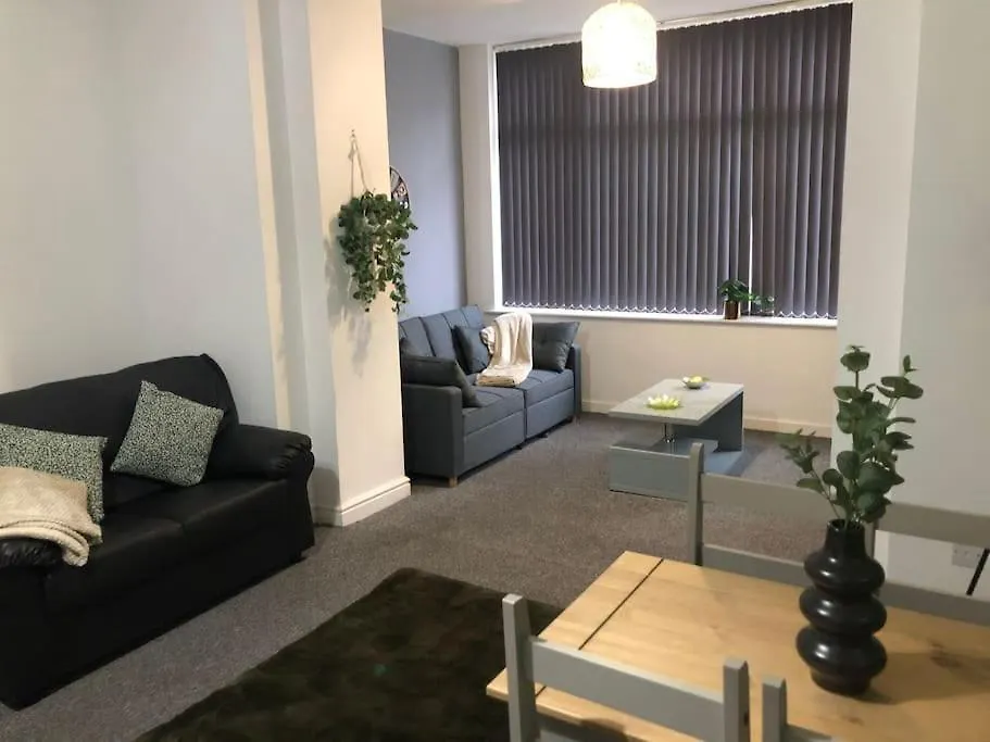 Bank Street Apartment 6 Blackpool 0*,